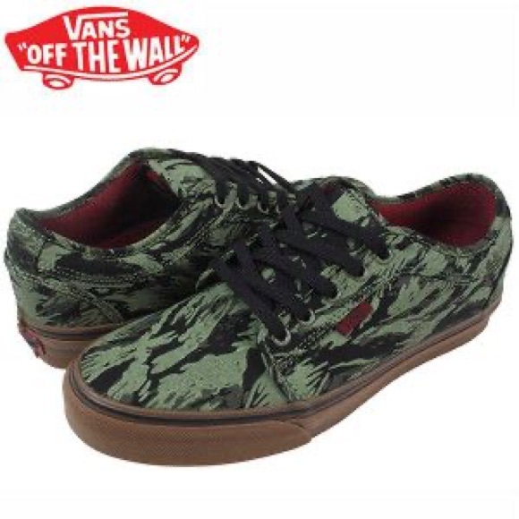 vans chukka low camo